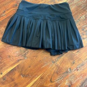 Goldhinge black skirt